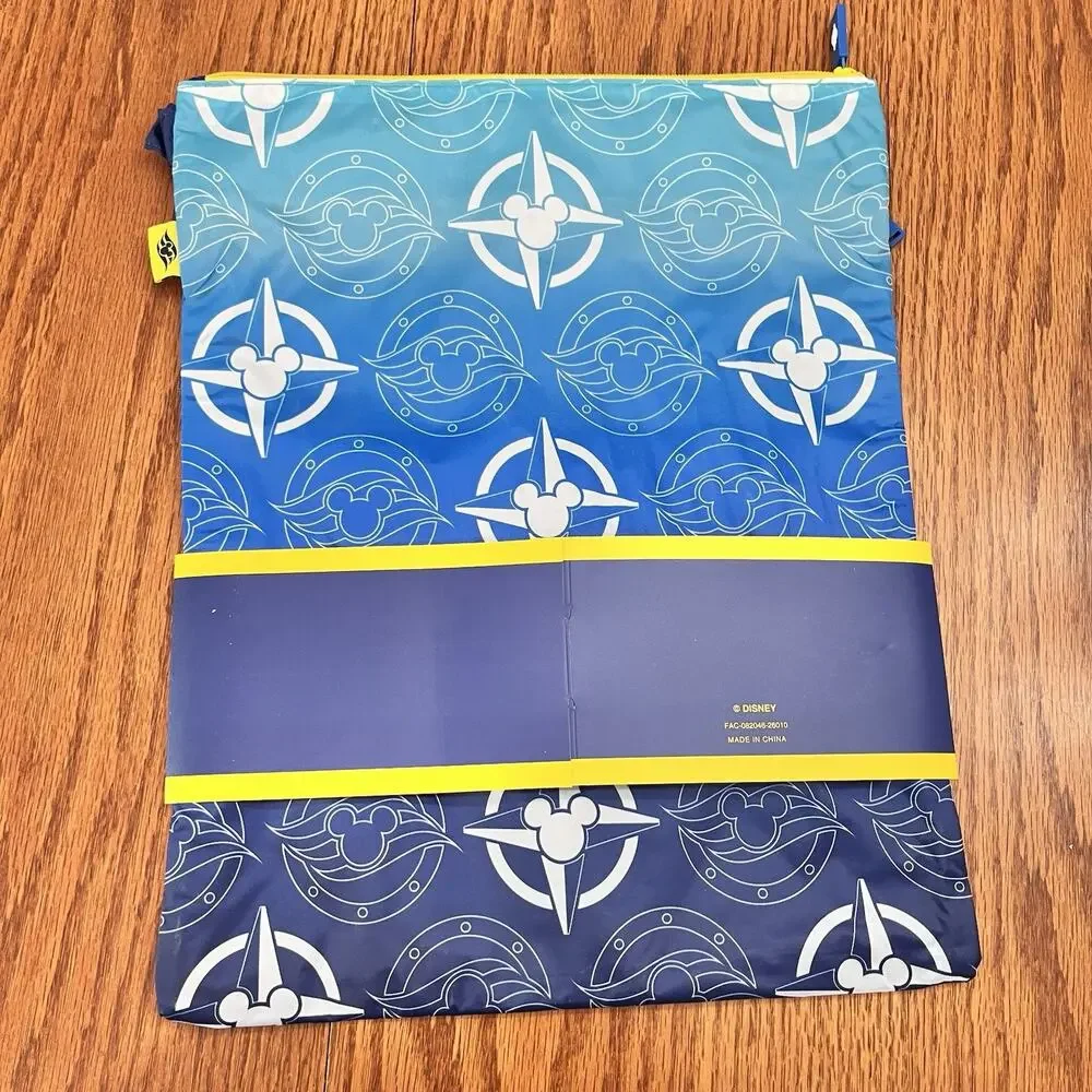 2026 New Castaway Club Gold Member Gift Wet Dry Bag Disney Cruise Line Swag DCL